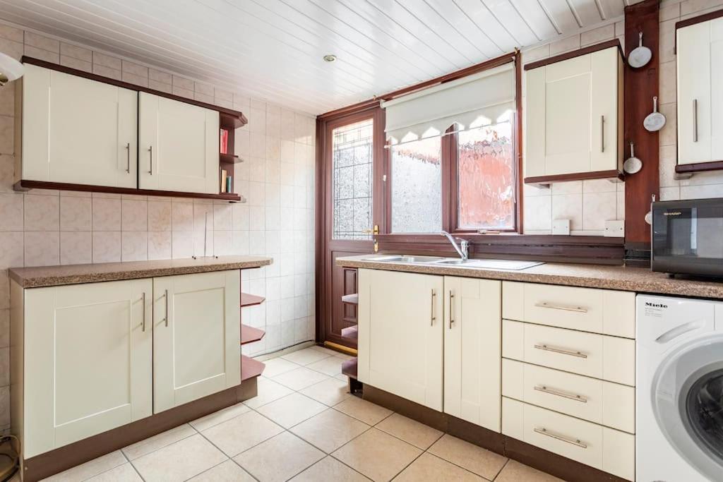 Central Belfast Town House المظهر الخارجي الصورة
